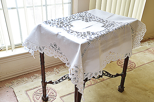 Old Fashions Battenburg Lace Square tablelcoth. 36". White color